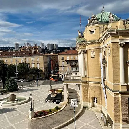 Appartement Plaza Teatro & Piazzale Teatro à Rijeka Extérieur photo