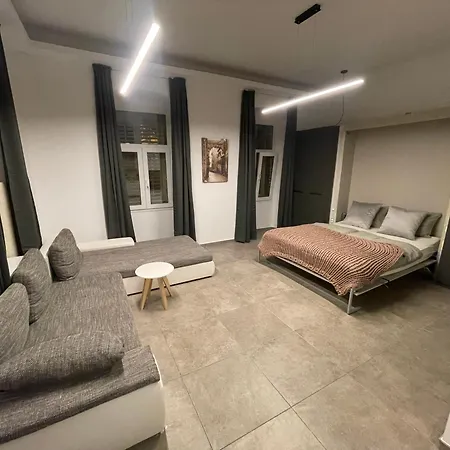 Appartement Plaza Teatro & Piazzale Teatro à Rijeka Extérieur photo